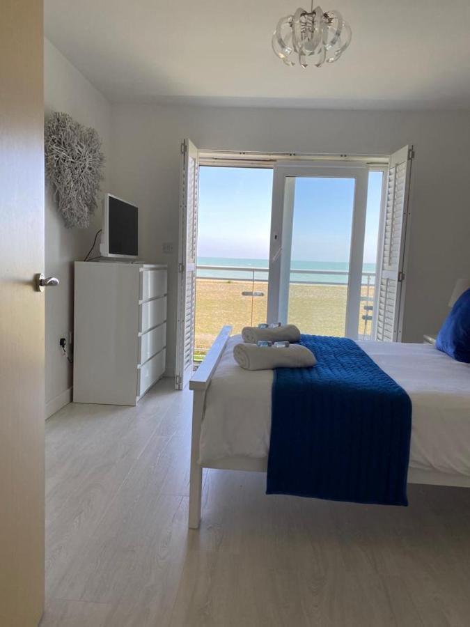 Luxury Beachfront Outstanding 2 Bedroom Apartment Eastbourne Exterior foto