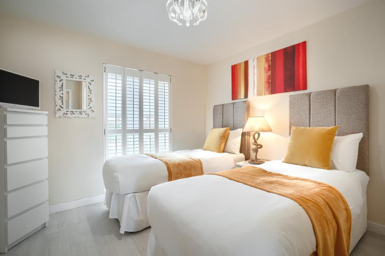 Luxury Beachfront Outstanding 2 Bedroom Apartment Eastbourne Exterior foto