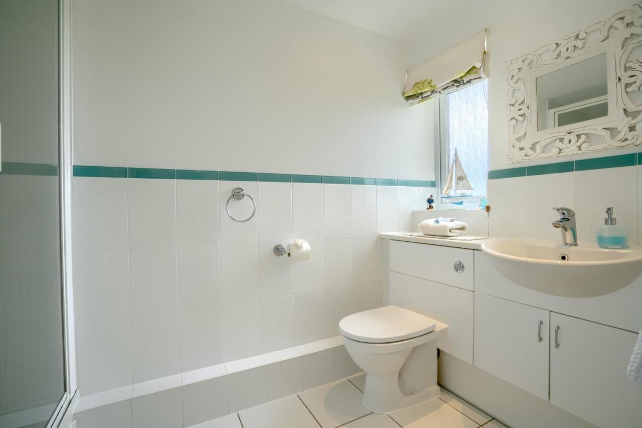 Luxury Beachfront Outstanding 2 Bedroom Apartment Eastbourne Exterior foto