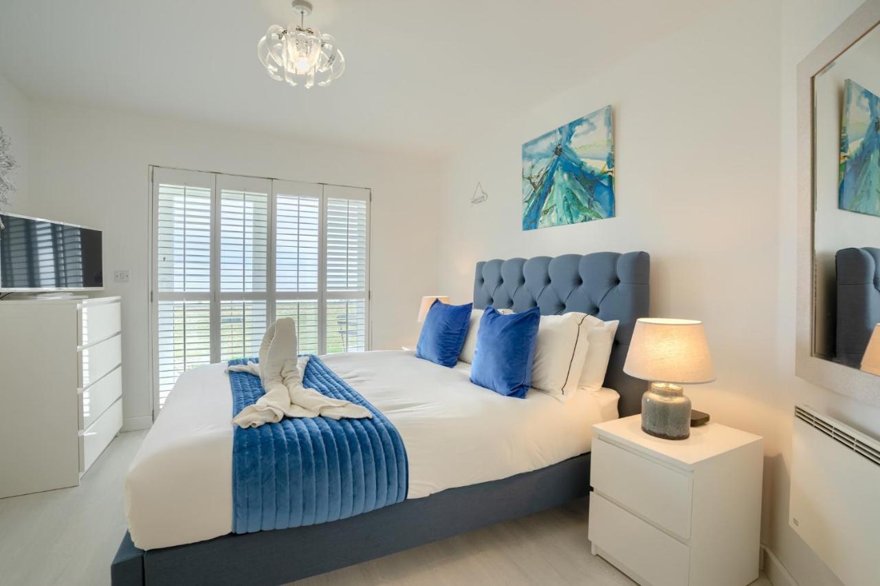 Luxury Beachfront Outstanding 2 Bedroom Apartment Eastbourne Exterior foto