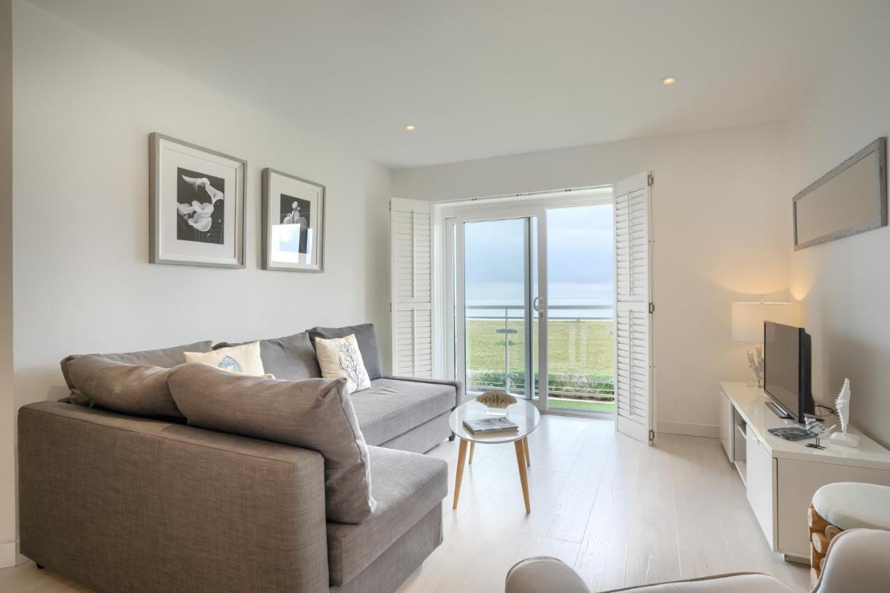 Luxury Beachfront Outstanding 2 Bedroom Apartment Eastbourne Exterior foto