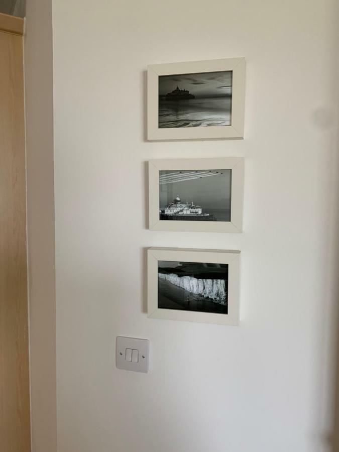 Luxury Beachfront Outstanding 2 Bedroom Apartment Eastbourne Exterior foto